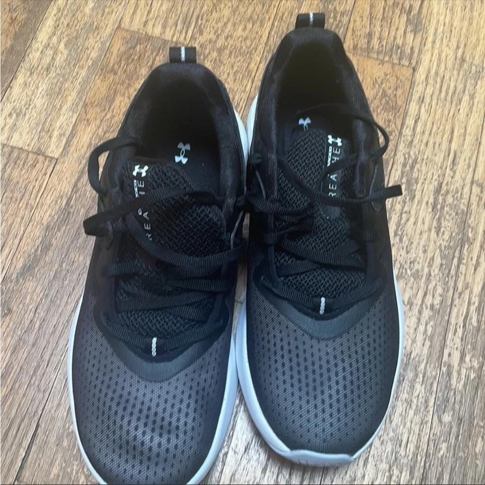 Under Armour sneakers - Picture 2 of 4